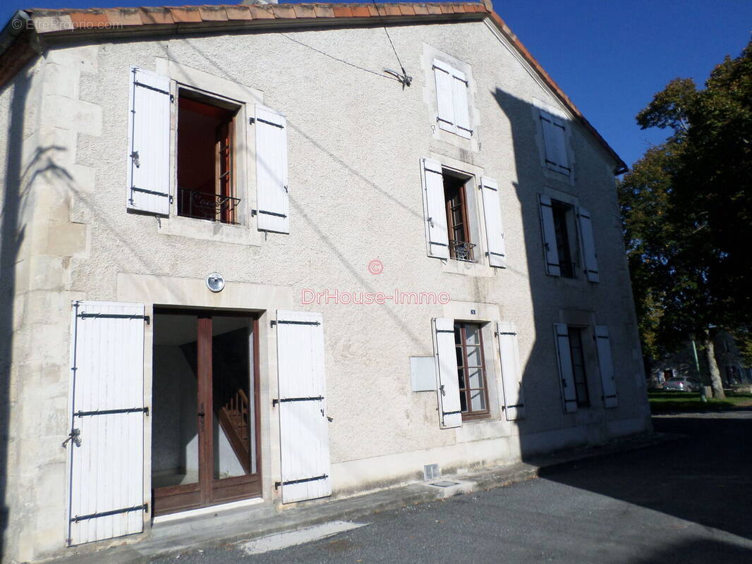 Appartement à HIERSAC