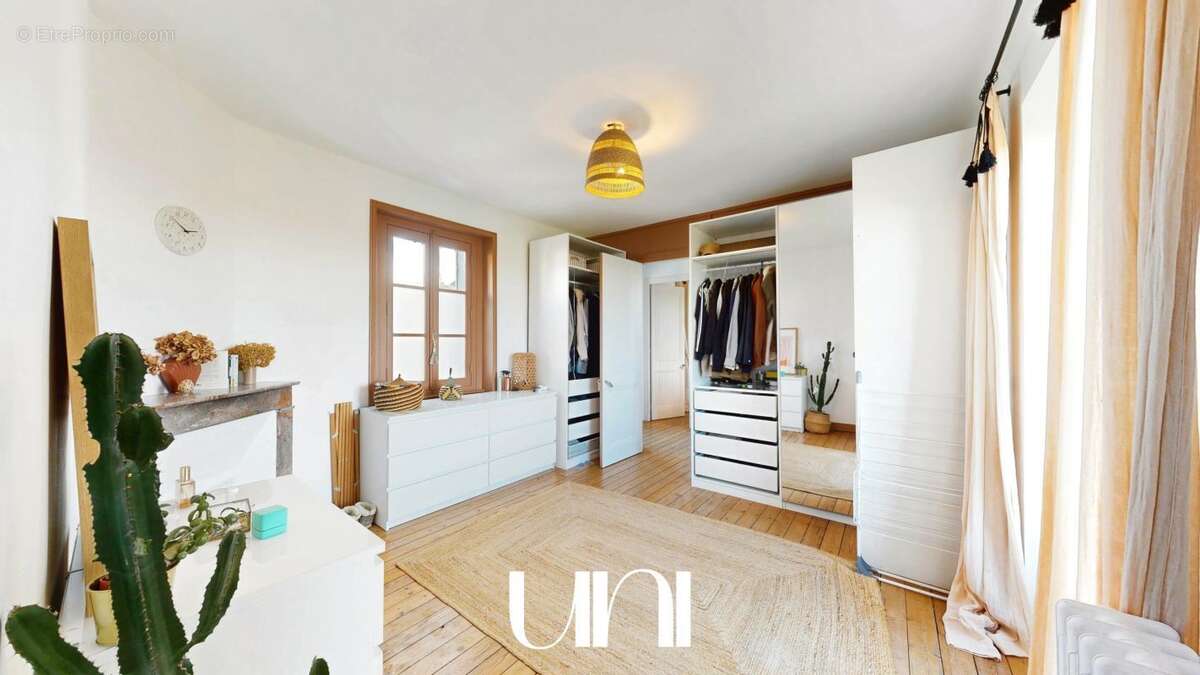 Maison à FLEURY-SUR-ORNE