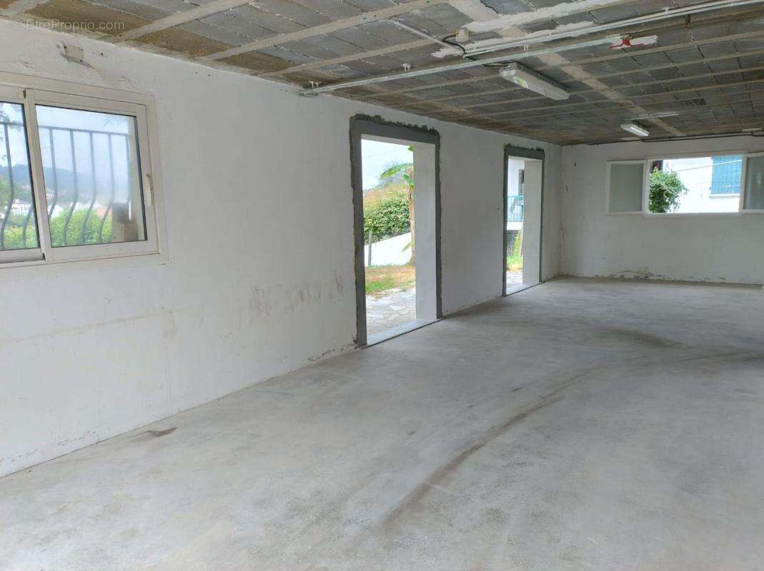 Appartement À Vendre - photo 3