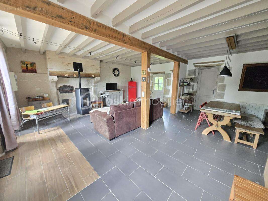Maison à CRUX-LA-VILLE