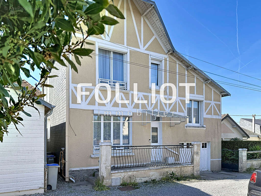 Maison à SAINT-PAIR-SUR-MER