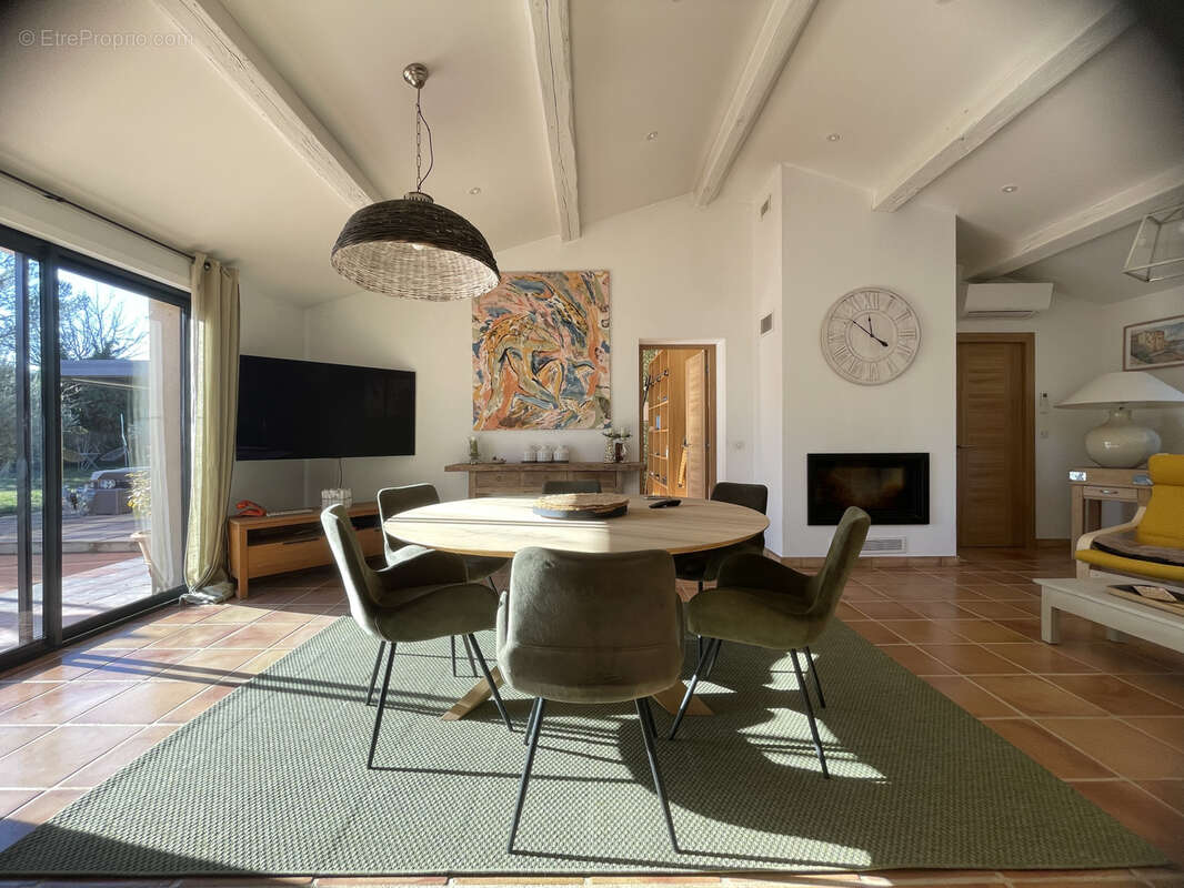 Maison à COTIGNAC