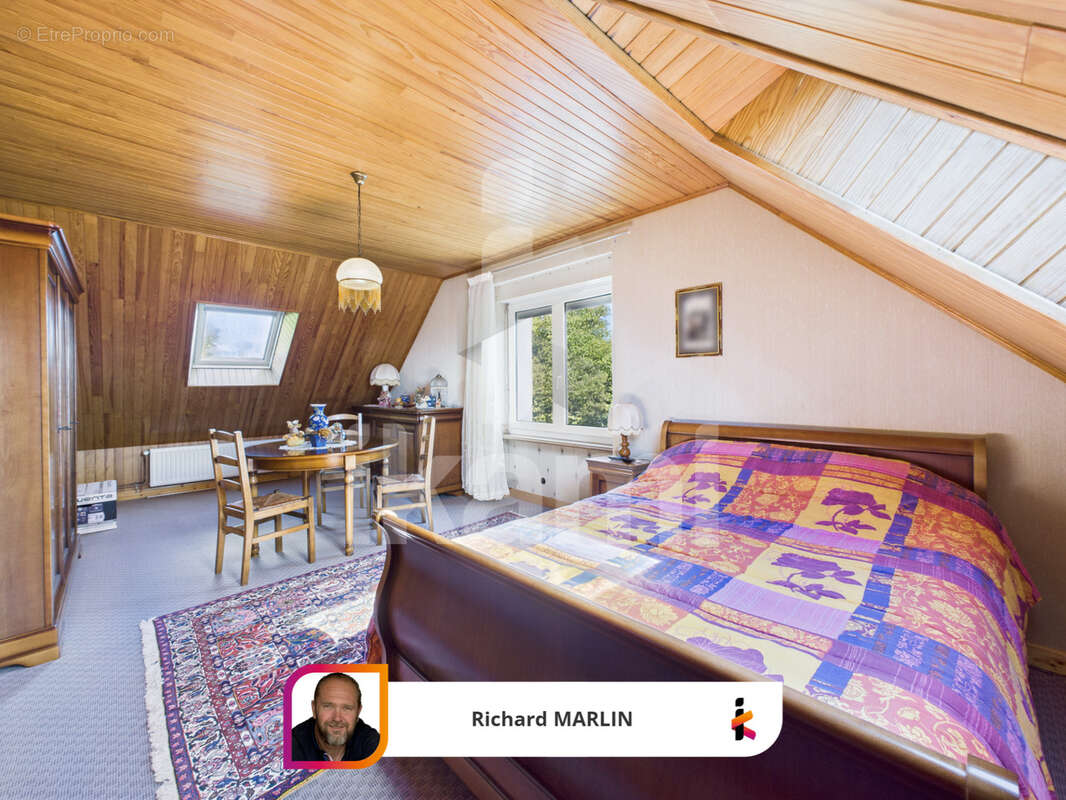 Maison à CHATEAUNEUF-DU-FAOU