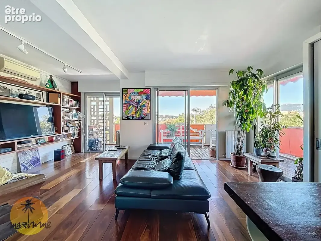 Appartement à SAINT-LAURENT-DU-VAR