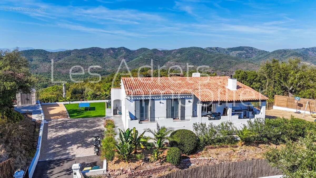 Maison à LES ADRETS-DE-L&#039;ESTEREL