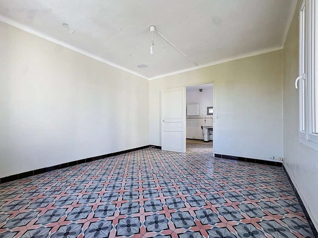 T2 48m2 avec terrasse et parking - photo 4