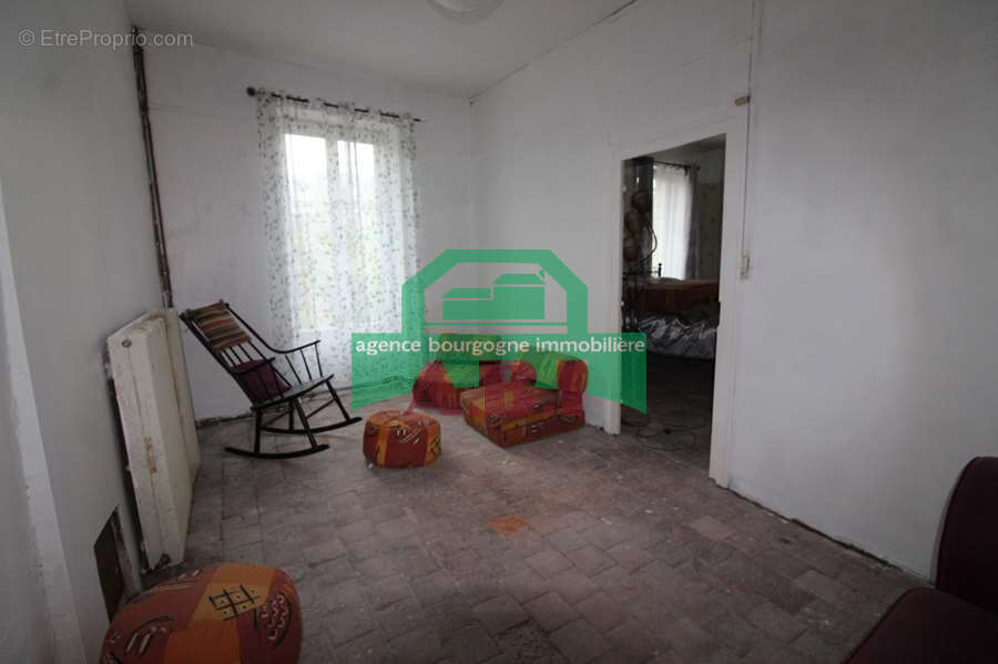 58, Morvan Lormes - Maison indépendante  style Bourgeoise bon volumen habitalbe sur 3091m2 de terrain. - photo 9
