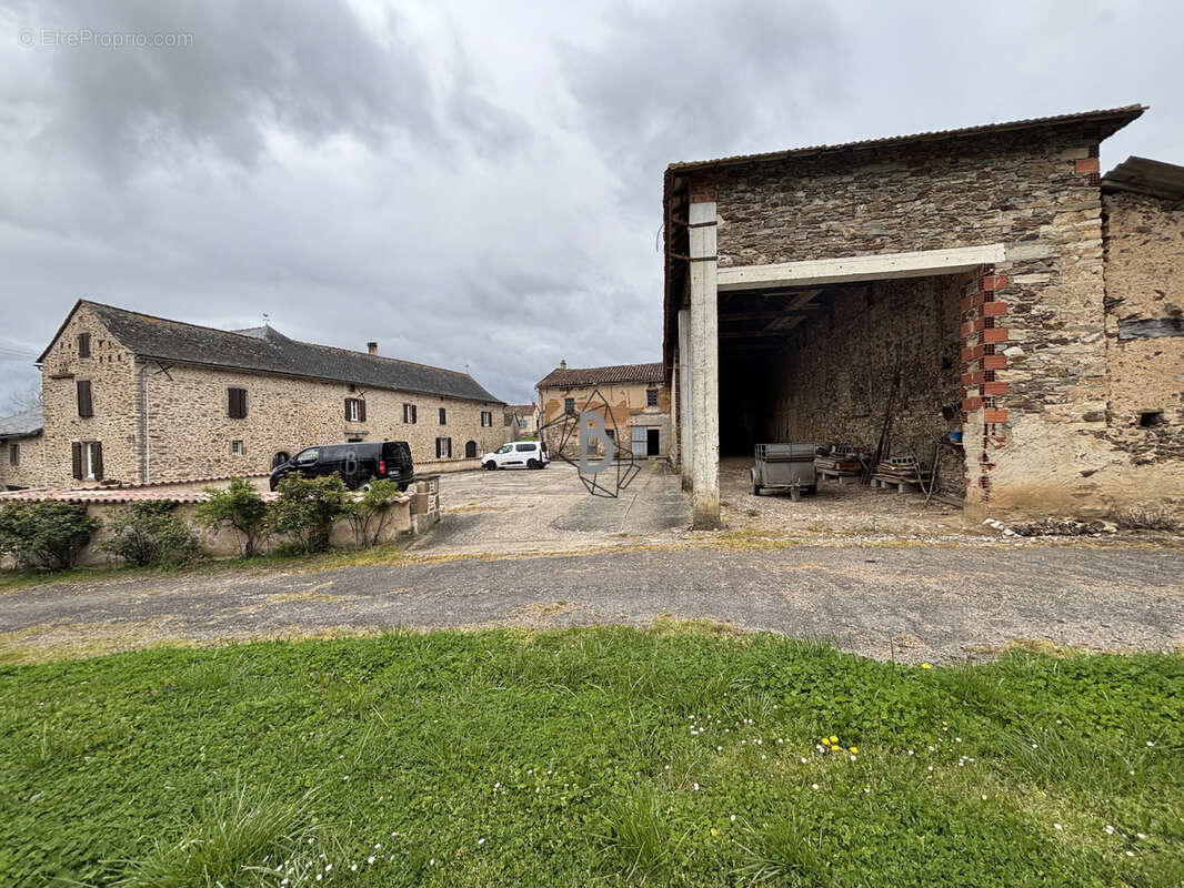 Maison à MIRANDOL-BOURGNOUNAC