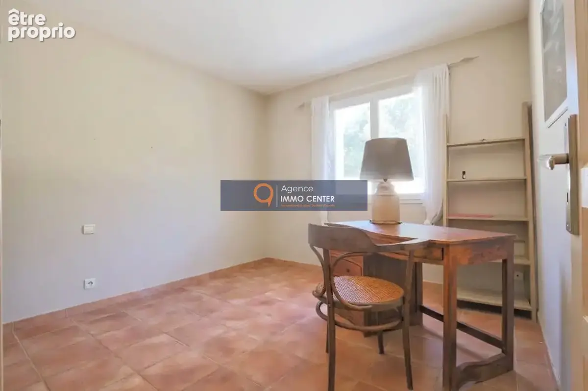Maison avec 5 chambres dépendance, garage, piscine - photo 12