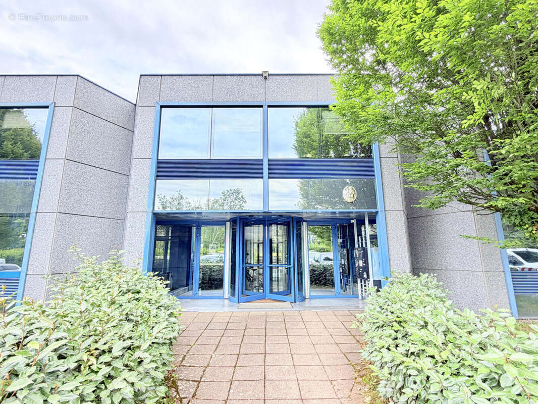 EXCLUSIVITE Archamps Ensemble de 4 bureaux (2 loués et 2 libres) avec rentabilité d'environ 12% !!! - photo 2