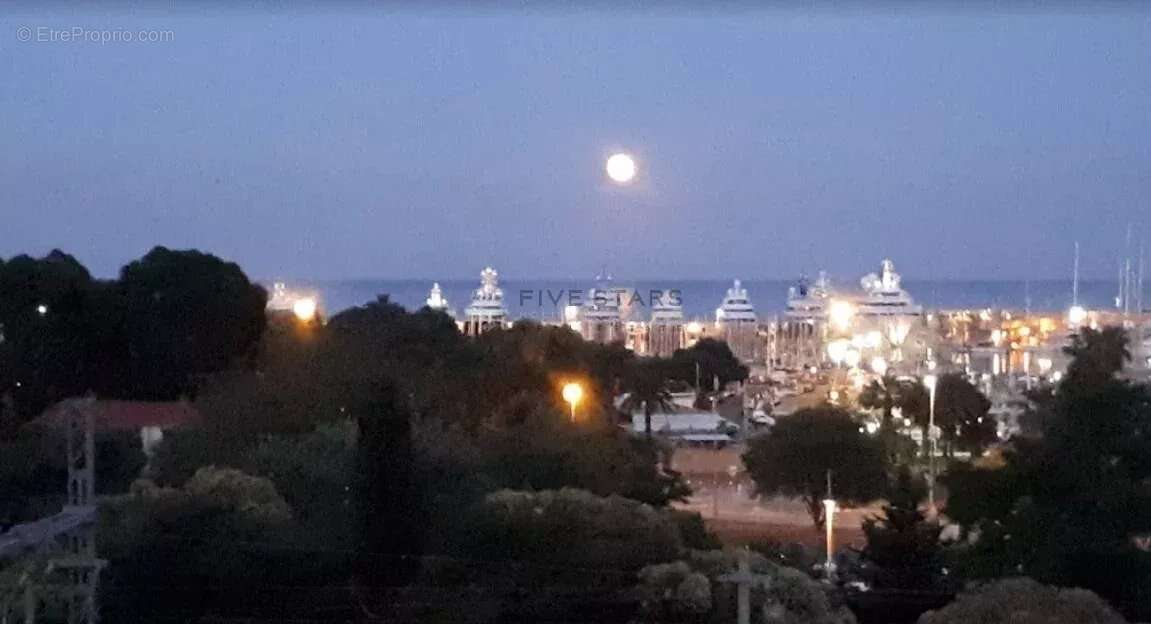 Appartement Vue Mer avec Terrasse et Garage à Antibes - photo 19
