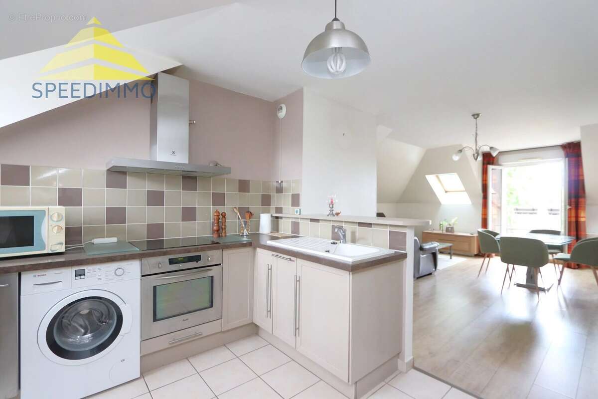Appartement à MANDRES-LES-ROSES