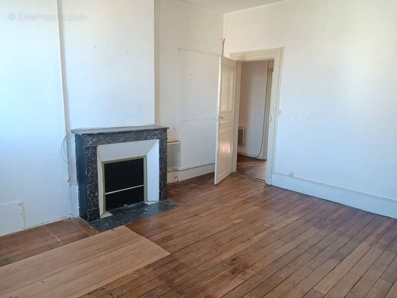 Appartement à VILLEVALLIER