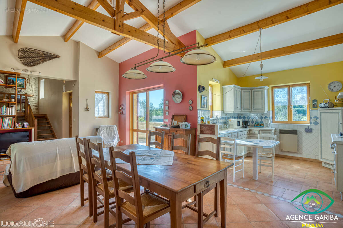 Maison à LACAPELLE-BIRON