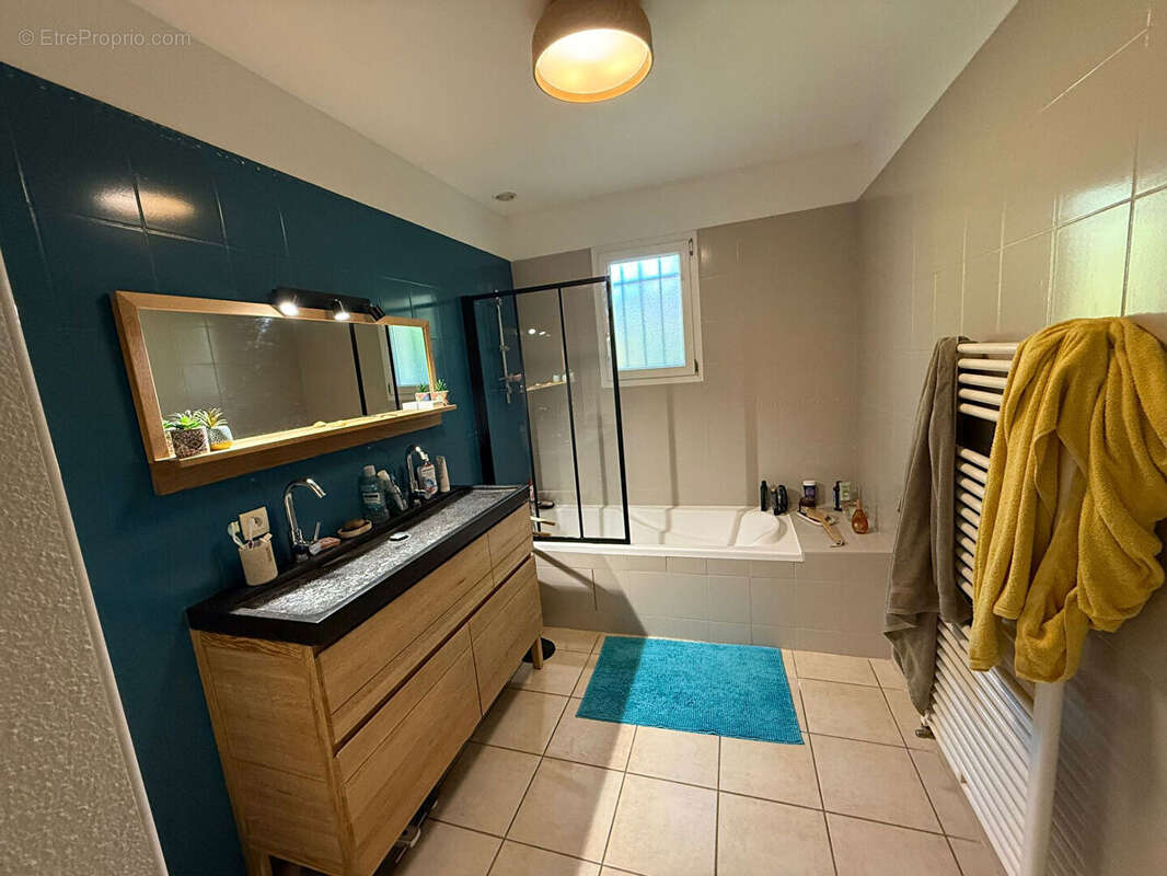 Maison à SAINT-ROMAIN-DE-LERPS