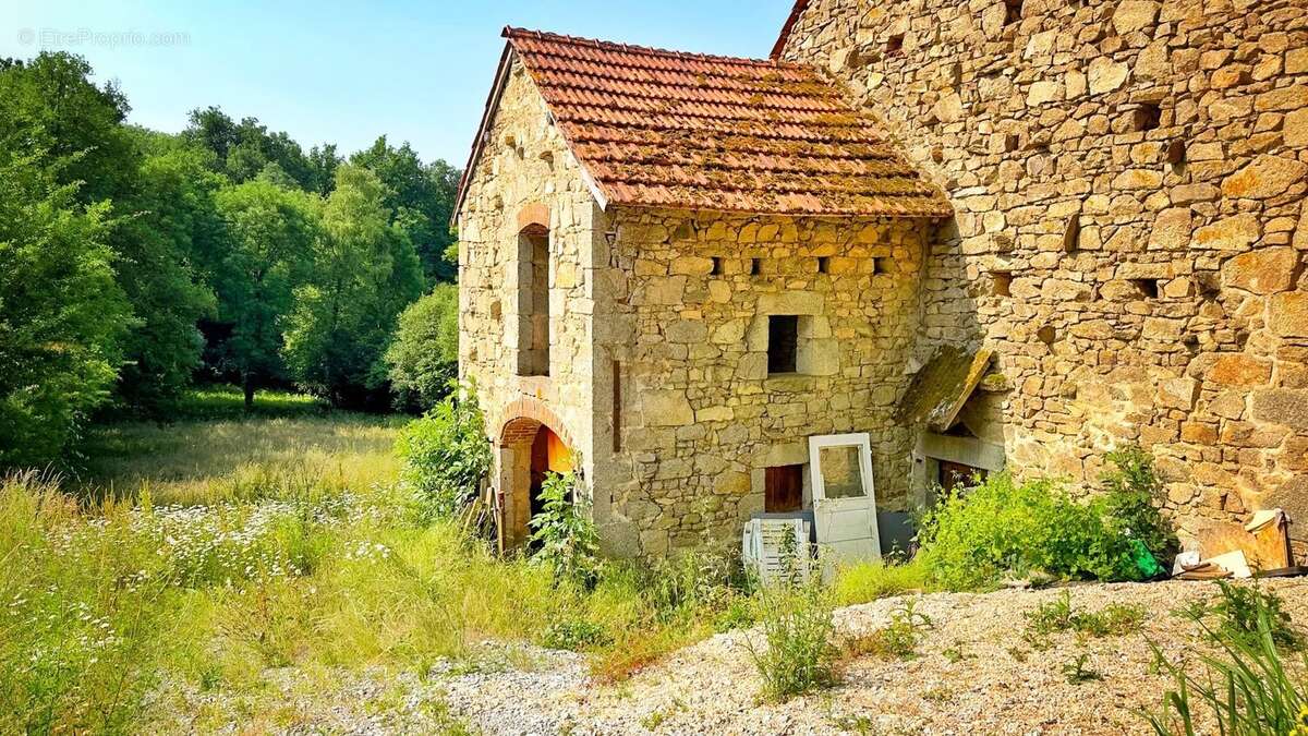 Maison à SAINT-PARDOUX-LES-CARDS