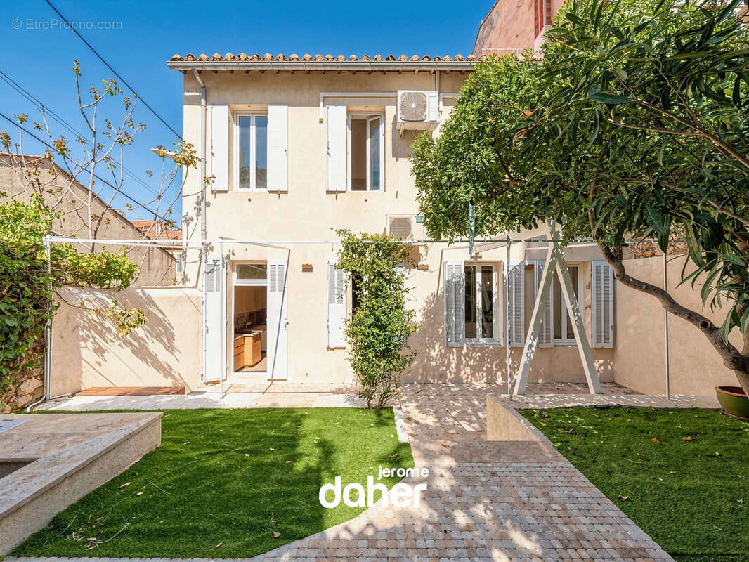 Appartement à MARSEILLE-7E