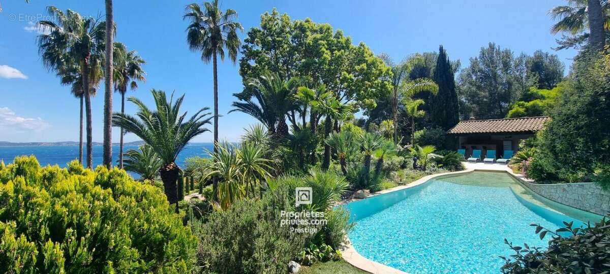 Maison à CARQUEIRANNE