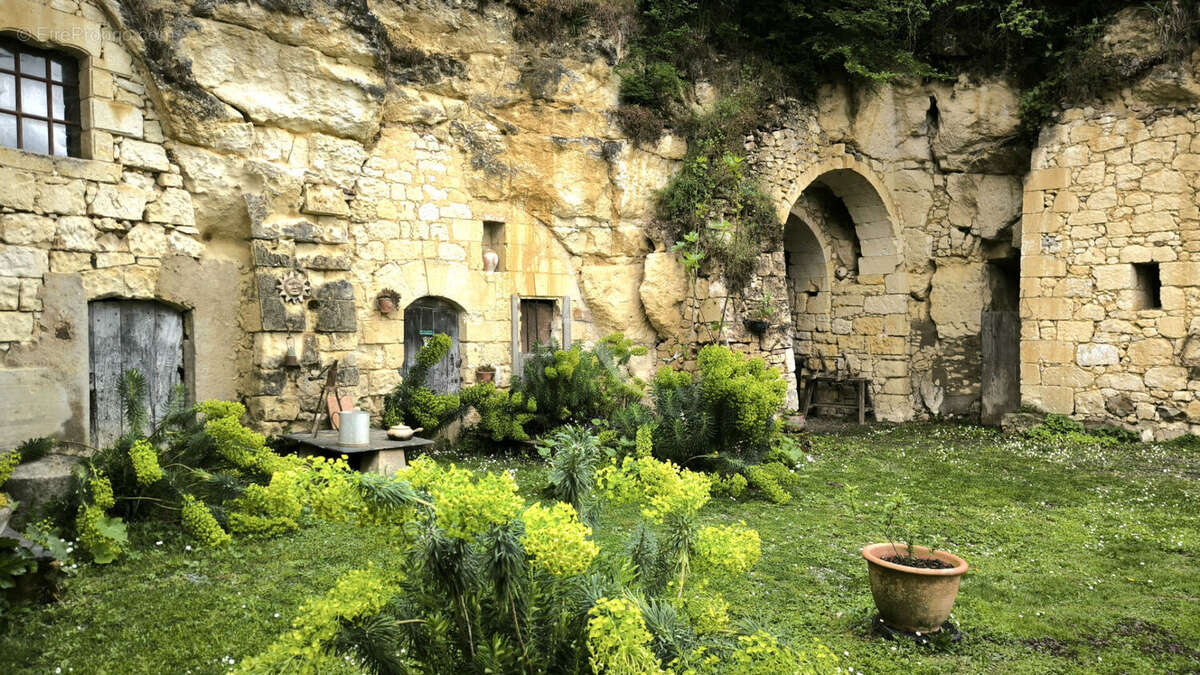 Maison à BRISSAC-QUINCE