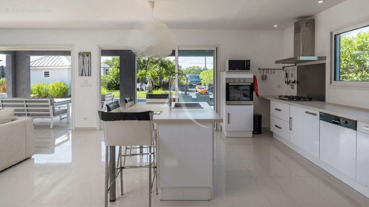Magnifique Ensemble Immobilier Meublé : Maison Principale + Dépendance - photo 4
