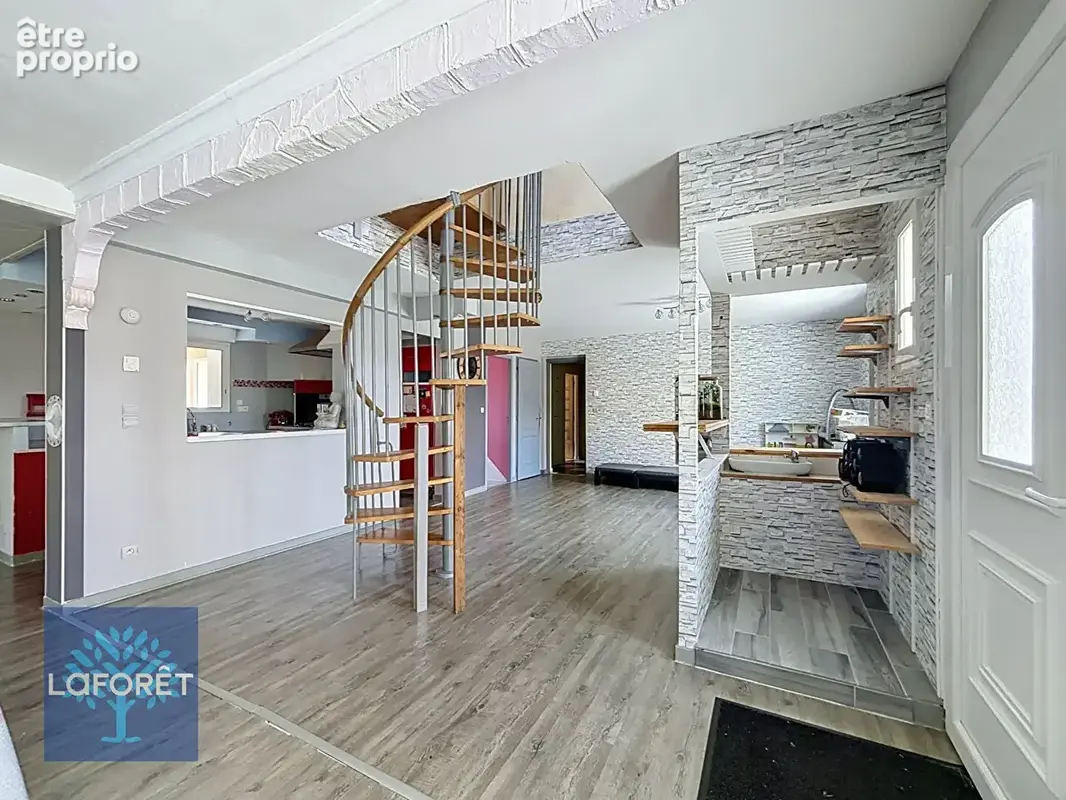 Maison Fougerolles Du Plessis  6 pièce(s) 205 m2 - photo 4