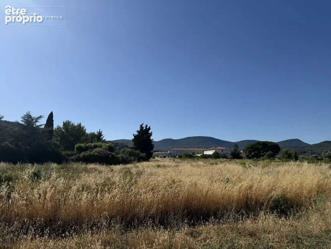 Photo Terrain à Cuers au prix de 113 000€