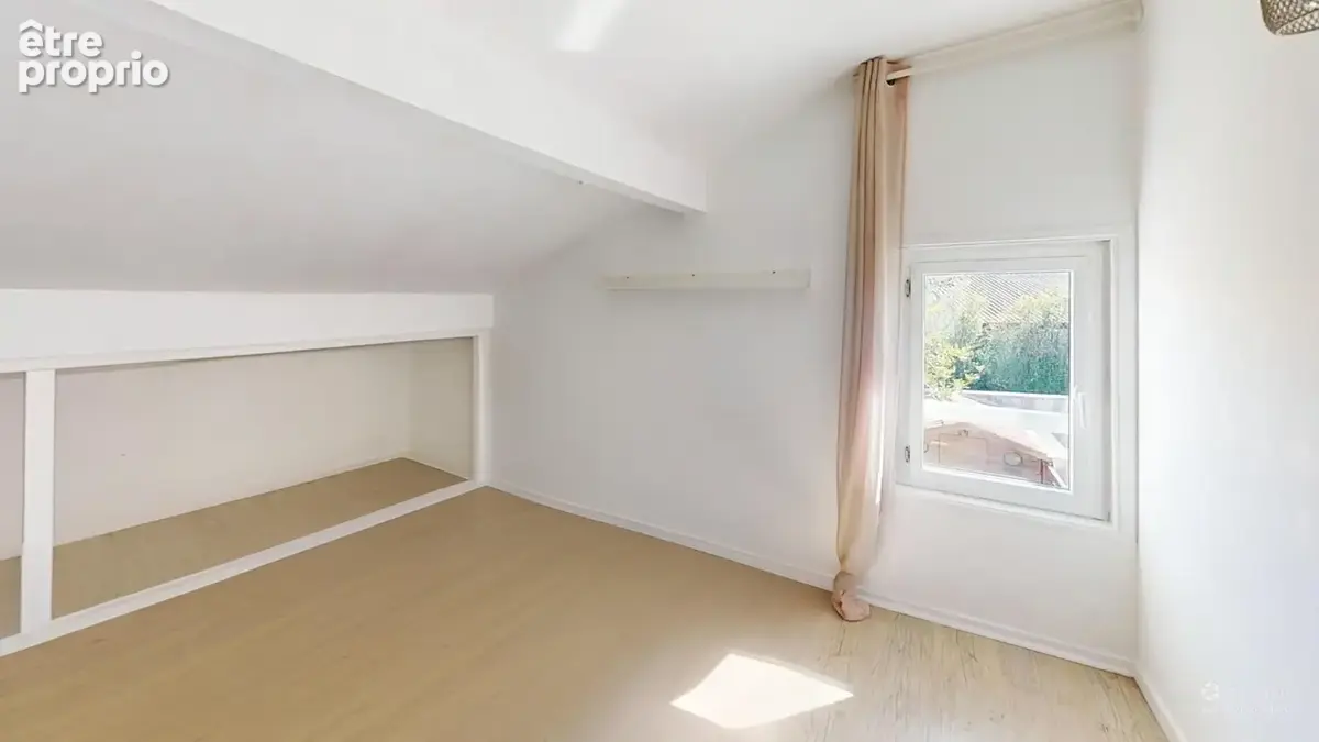 Dernier étage d'une maison basque   112 m2 au sol & place de parking privative - photo 9