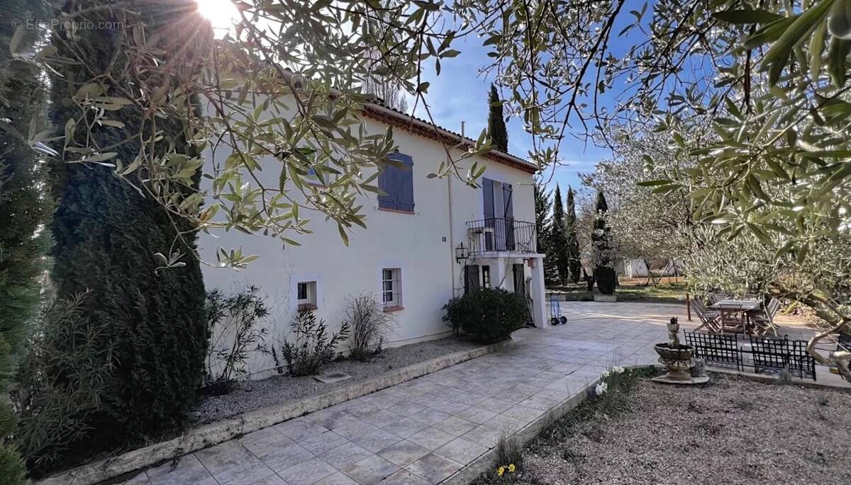 Maison à VILLECROZE