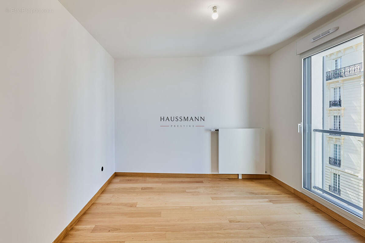 Appartement à PARIS-17E