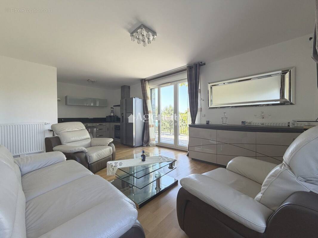 Appartement à BUSSY-SAINT-GEORGES