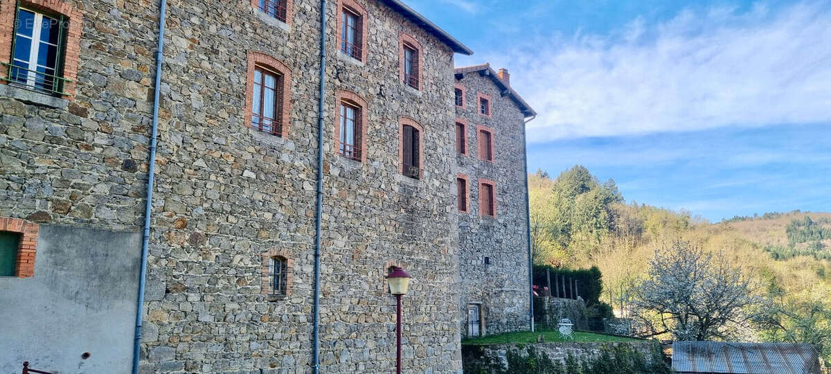 Maison à OLLIERGUES