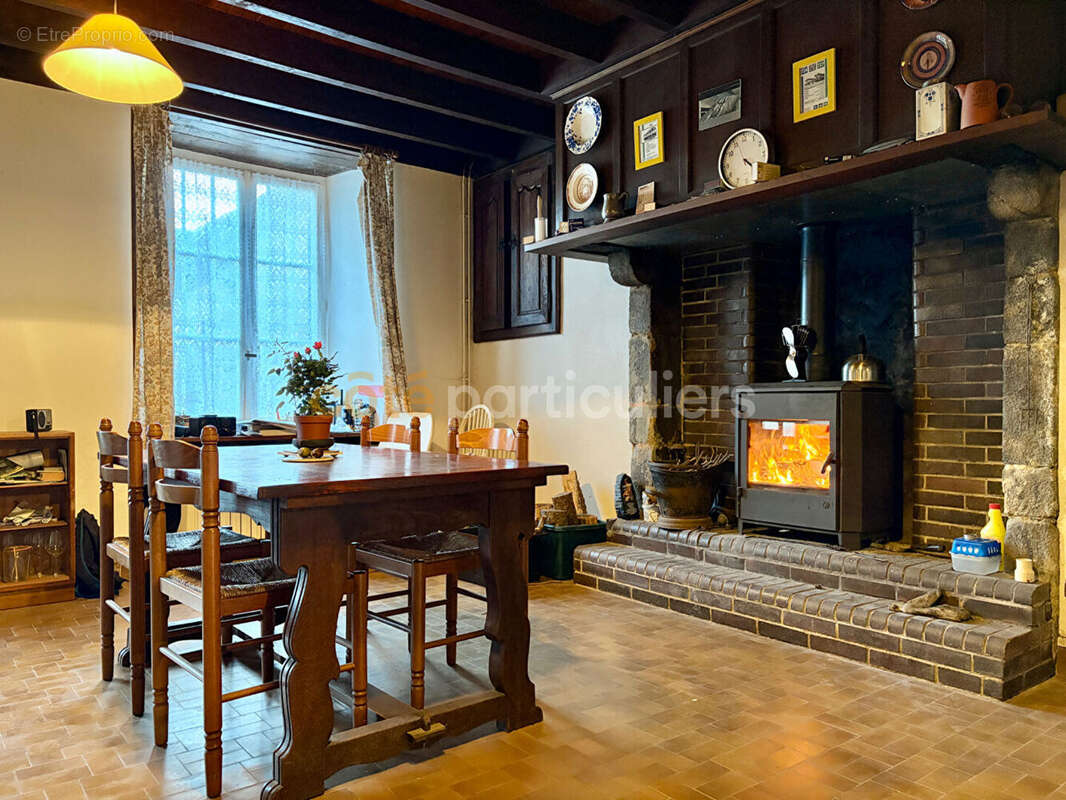 Maison à SAINT-SAUVEUR-LENDELIN