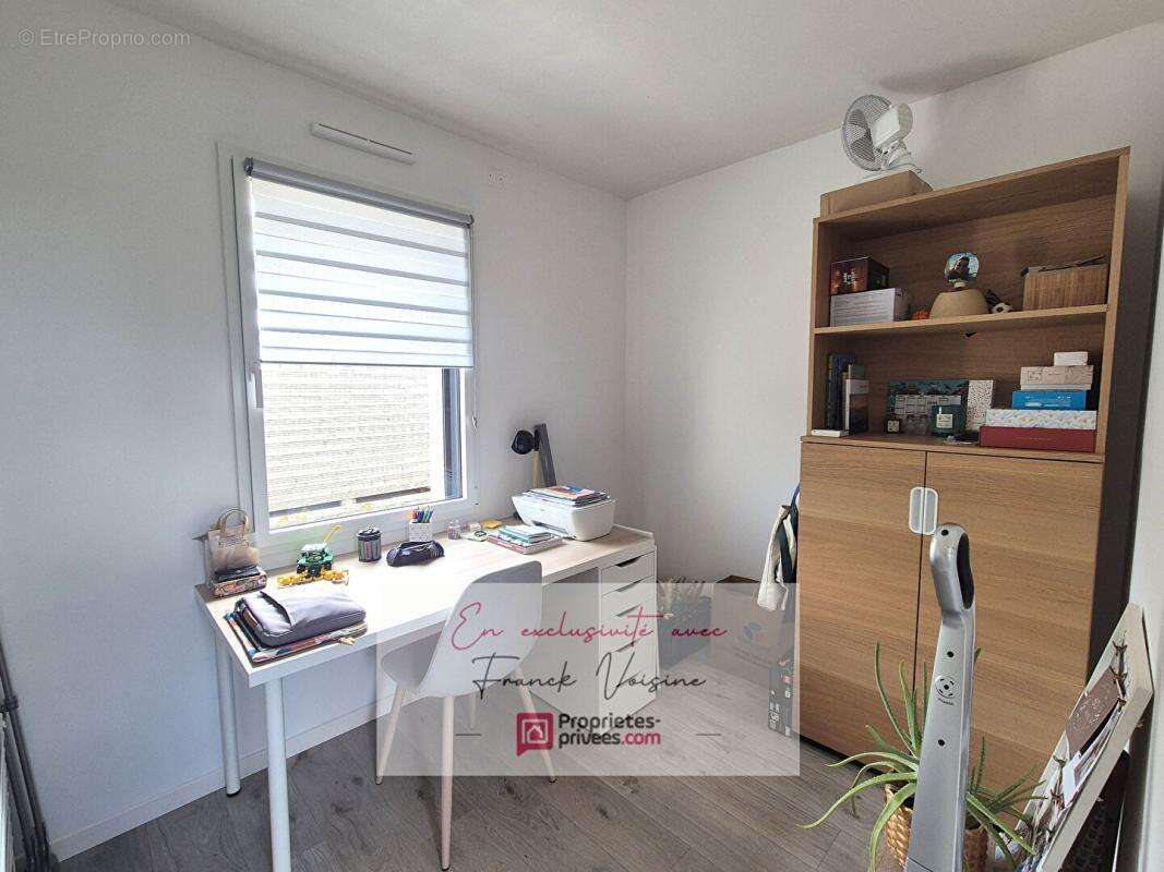 A VENDRE en Exclusivité à Vendrennes, Maison de 89 m2 env avec 2 chambres et 1 bureau sur une parcelle de 574 m2 - photo 8