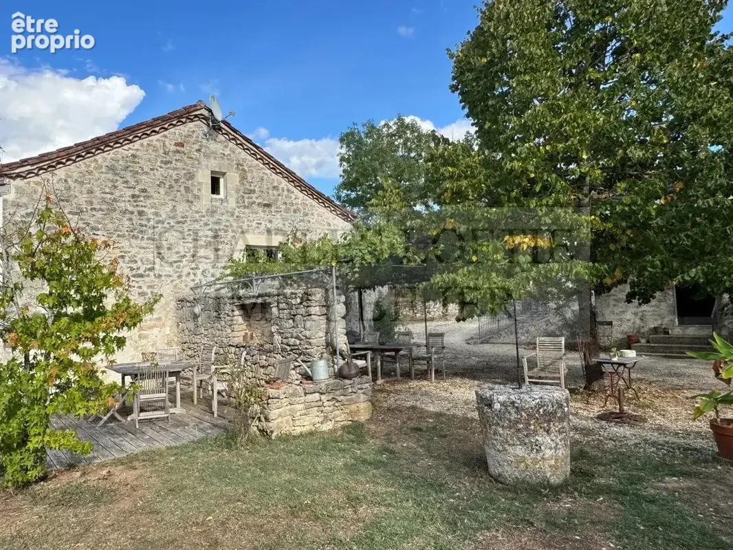 Propriété de caractère au cœur de 17 hectares de nature, avec maison principale, gîtes et piscine - photo 13