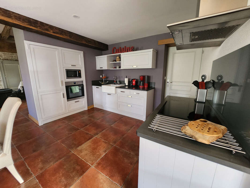 Maison en pierre coup de cœur avec 6 chambres et double garage - photo 9