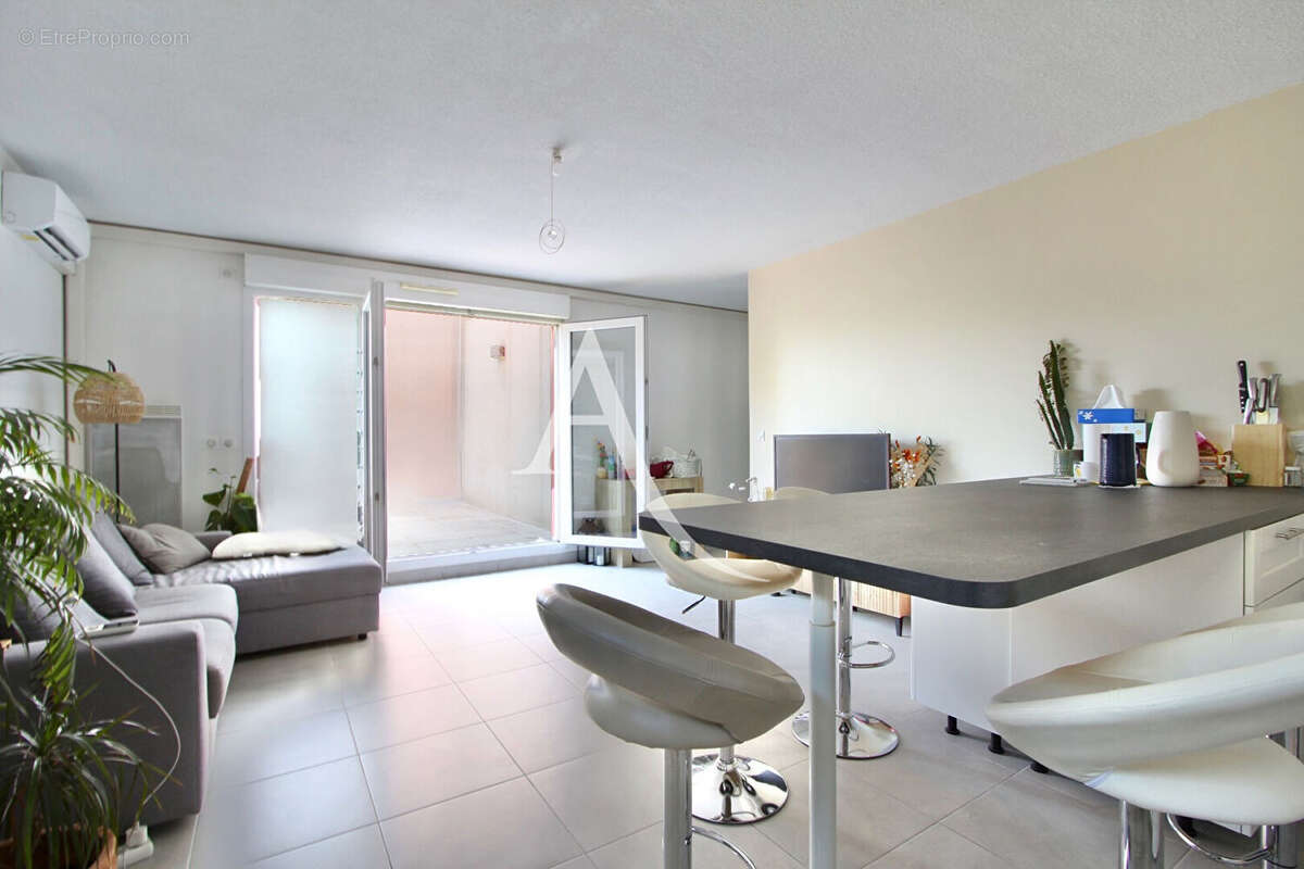 Appartement à LATTES