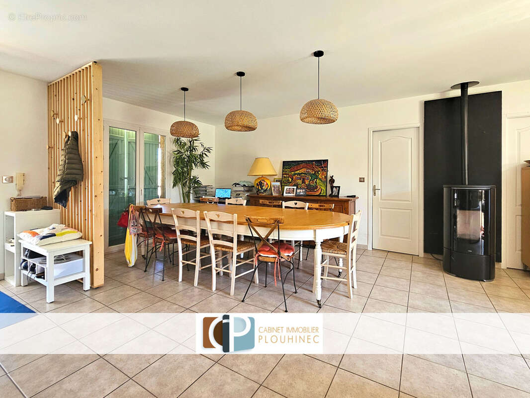 Maison de plain pied avec piscine. - photo 8
