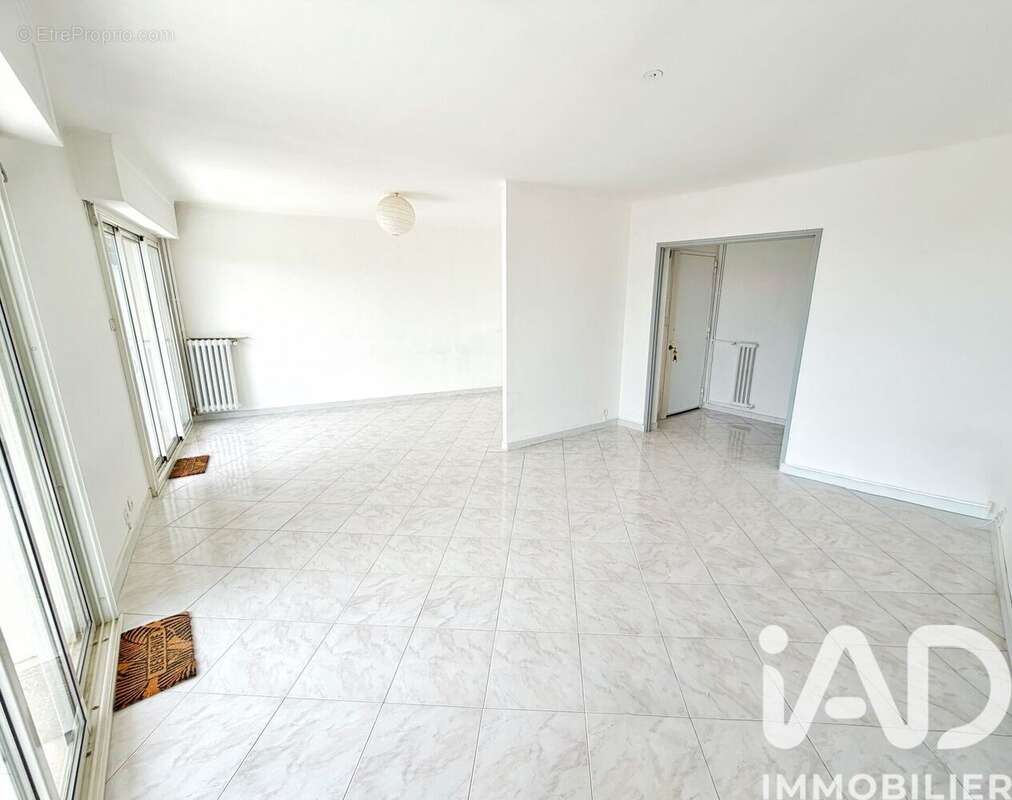 Appartement 70 m² à La Seyne-Sur-Mer  - photo 2