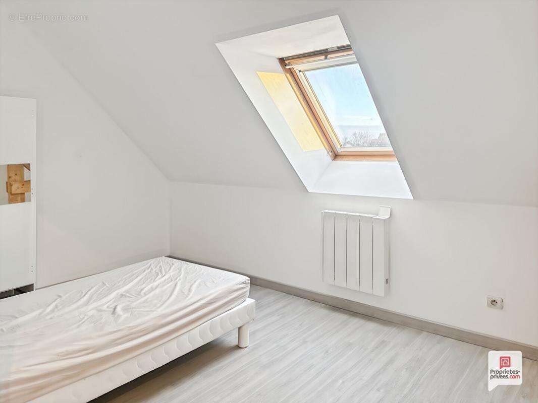 Maison à COURTILLERS