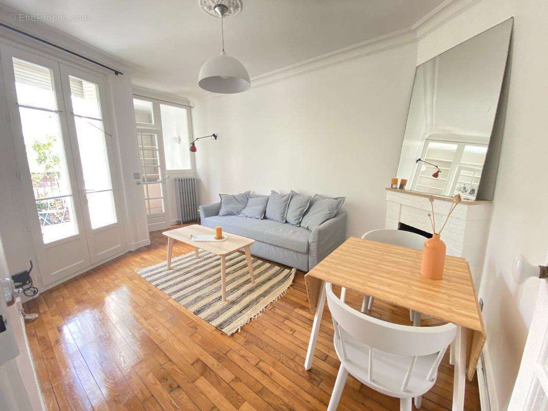 Maison à SAINT-CAPRAIS-DE-BORDEAUX