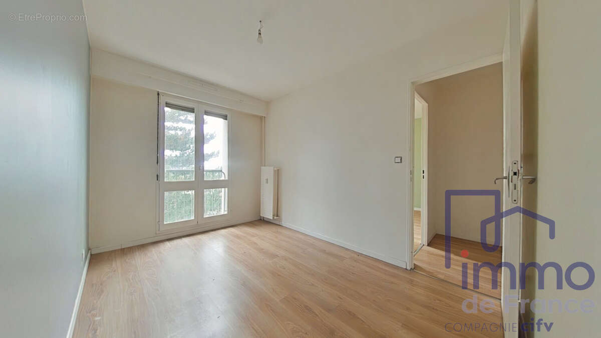 Appartement 66 m² à Saint-Etienne  - photo 4