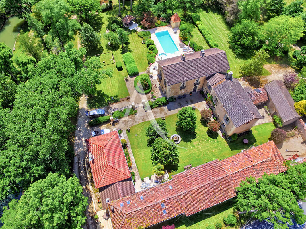 Maison à SAINT-FRONT-SUR-LEMANCE