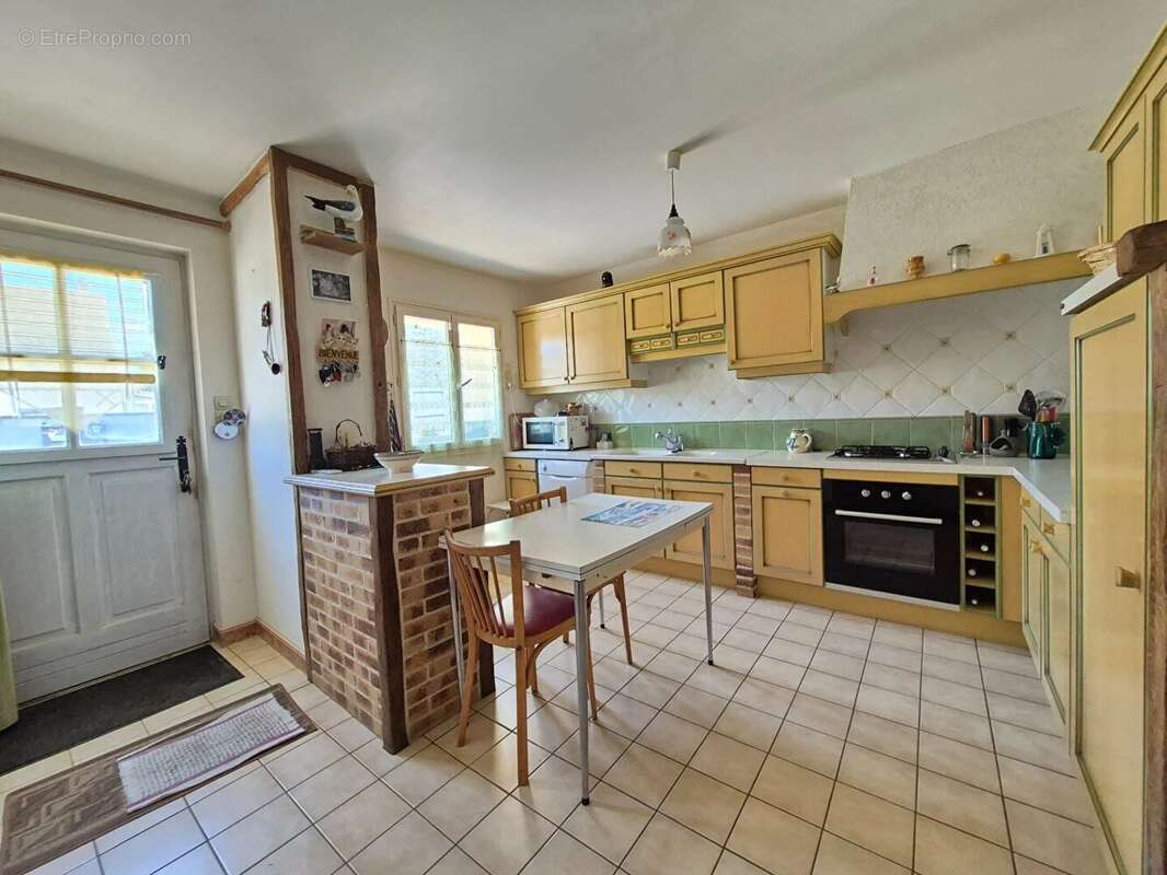 Maison à LA CHAPELLE-VENDOMOISE