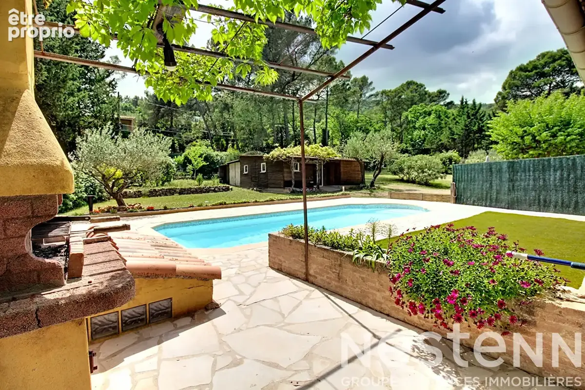 A VENDRE  : Maison avec dépendances, piscine et grand terrain . - photo 3