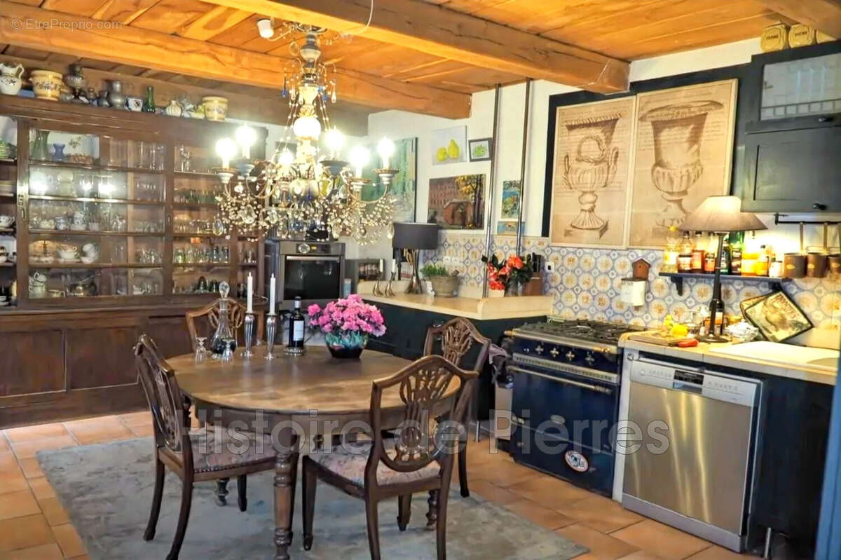 Maison à LA GARDE-FREINET