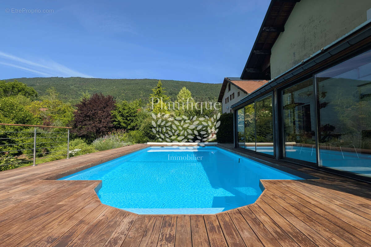 Maison à MONNETIER-MORNEX
