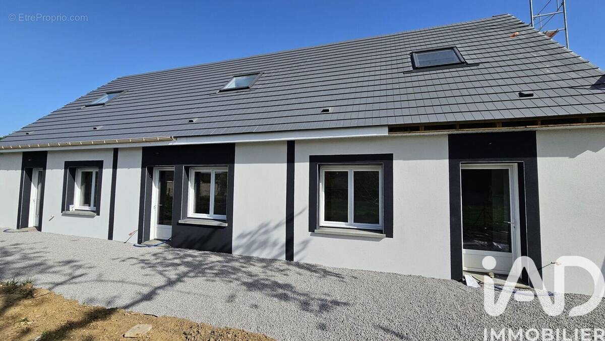 Photo 1 - Maison à VILLEBLEVIN