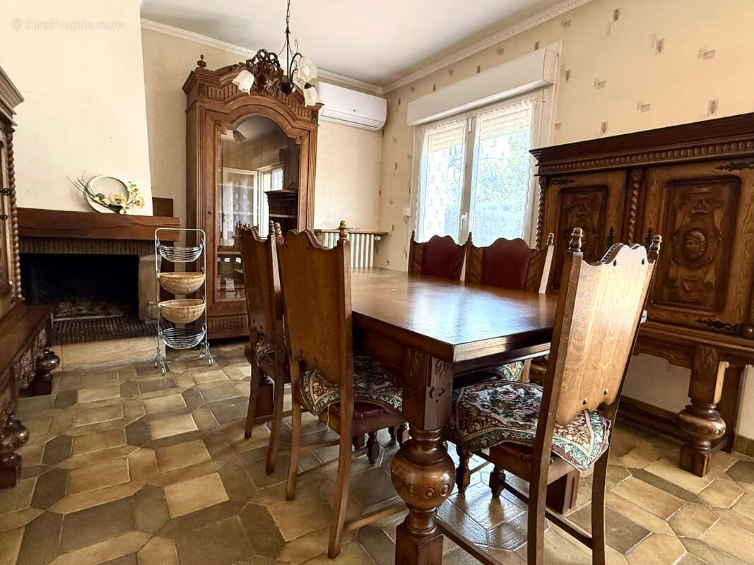 Maison à BELLEU