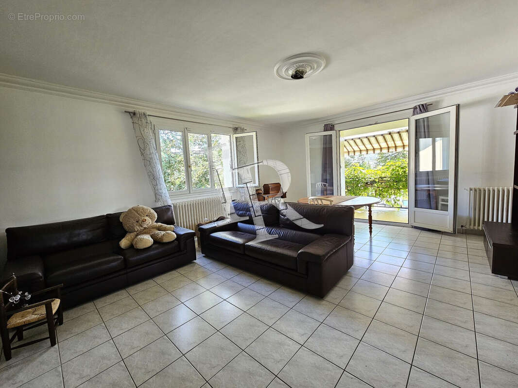 Maison à BRIVES-CHARENSAC