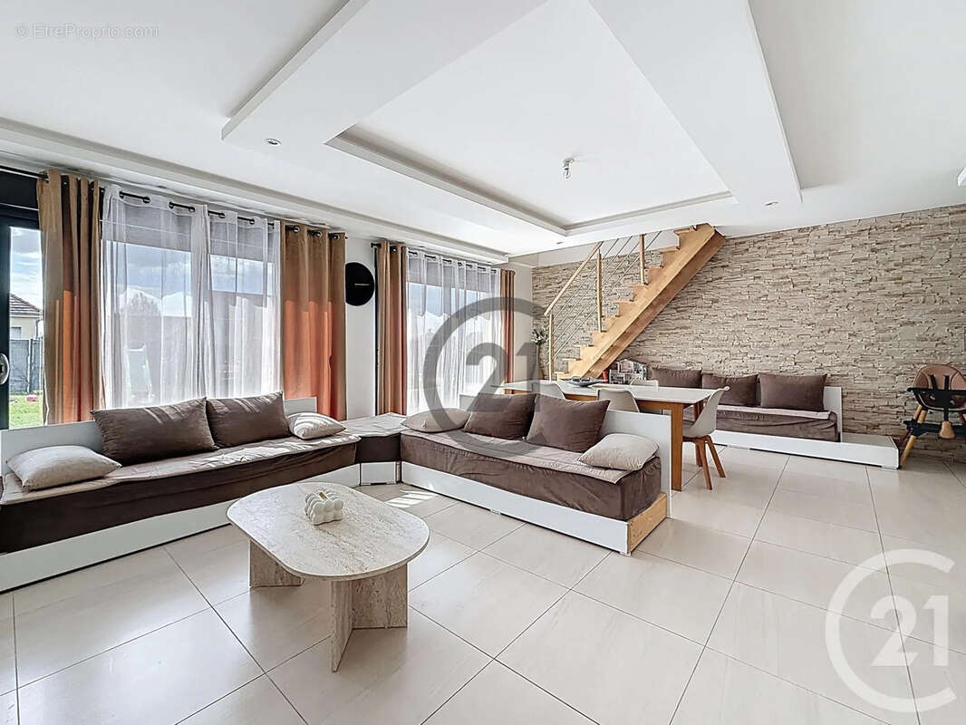 Maison à CRENEY-PRES-TROYES